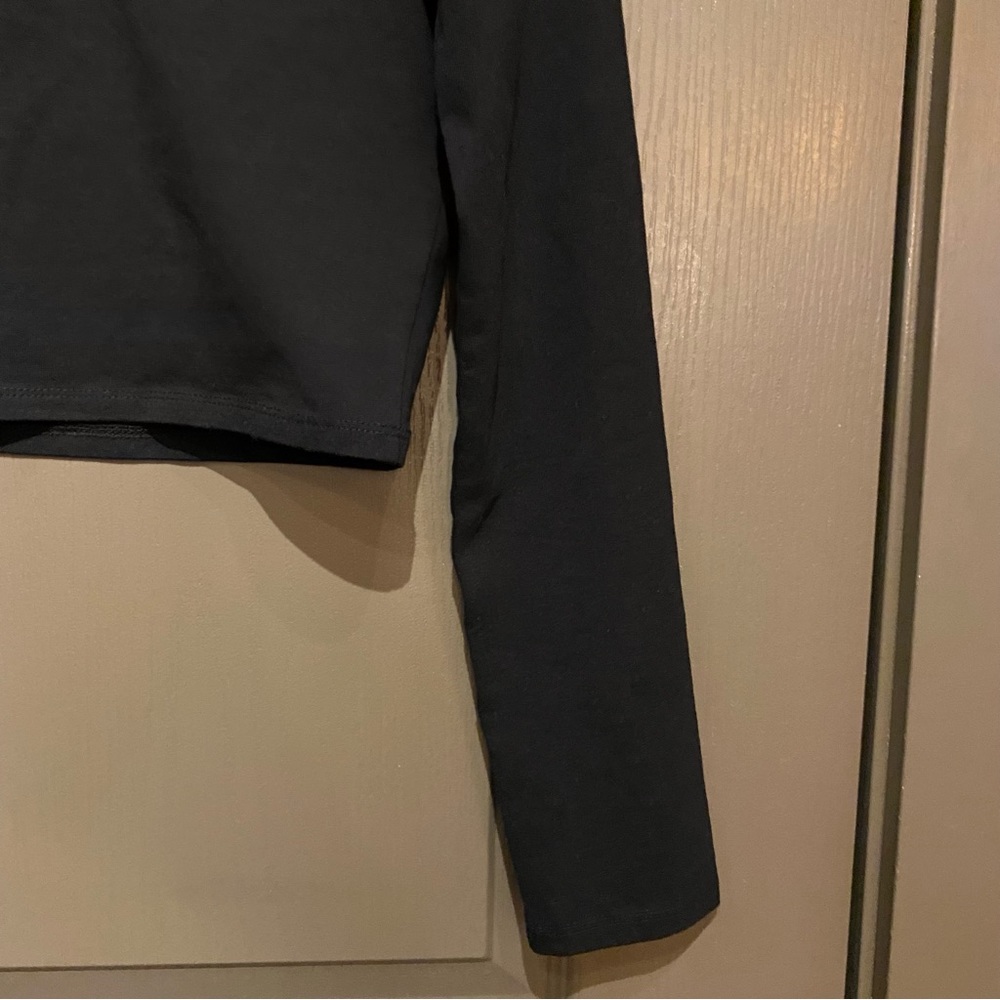 NWOT Zara Cropped Mock Neck Top
Color: Black - Picture 11 of 11